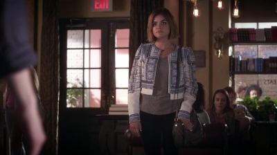 Pretty_Little_Liars_S06E11_Of_Late_I_Think_of_Rosewood_720p_WEB-DL_DD5_1_H_264-NTb_0809.jpg