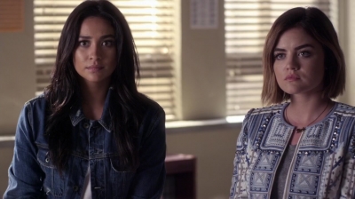 Pretty_Little_Liars_S06E11_Of_Late_I_Think_of_Rosewood_720p_WEB-DL_DD5_1_H_264-NTb_1048.jpg