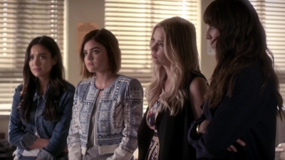 Pretty_Little_Liars_S06E11_Of_Late_I_Think_of_Rosewood_720p_WEB-DL_DD5_1_H_264-NTb_1151.jpg