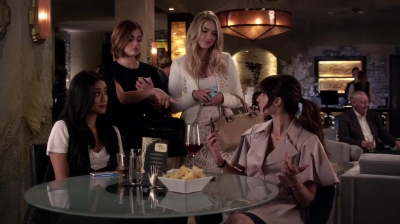 Pretty_Little_Liars_S06E11_Of_Late_I_Think_of_Rosewood_720p_WEB-DL_DD5_1_H_264-NTb_1732.jpg