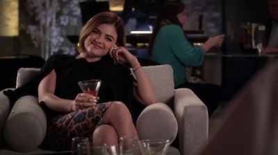 Pretty_Little_Liars_S06E11_Of_Late_I_Think_of_Rosewood_720p_WEB-DL_DD5_1_H_264-NTb_1770.jpg