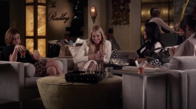 Pretty_Little_Liars_S06E11_Of_Late_I_Think_of_Rosewood_720p_WEB-DL_DD5_1_H_264-NTb_1794.jpg
