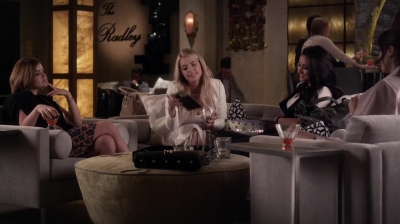 Pretty_Little_Liars_S06E11_Of_Late_I_Think_of_Rosewood_720p_WEB-DL_DD5_1_H_264-NTb_1795.jpg
