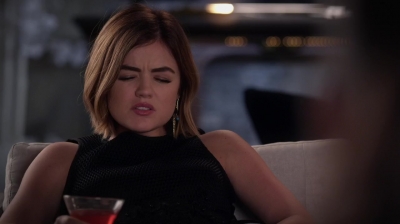 Pretty_Little_Liars_S06E11_Of_Late_I_Think_of_Rosewood_720p_WEB-DL_DD5_1_H_264-NTb_1879.jpg