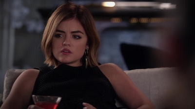 Pretty_Little_Liars_S06E11_Of_Late_I_Think_of_Rosewood_720p_WEB-DL_DD5_1_H_264-NTb_1880.jpg