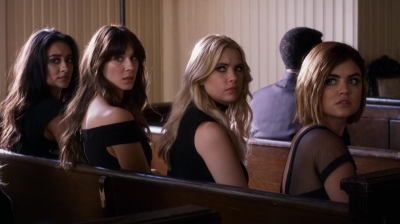 Pretty_Little_Liars_S06E11_Of_Late_I_Think_of_Rosewood_720p_WEB-DL_DD5_1_H_264-NTb_2391.jpg