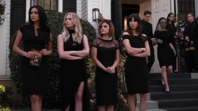 Pretty_Little_Liars_S06E11_Of_Late_I_Think_of_Rosewood_720p_WEB-DL_DD5_1_H_264-NTb_2433.jpg