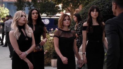 Pretty_Little_Liars_S06E11_Of_Late_I_Think_of_Rosewood_720p_WEB-DL_DD5_1_H_264-NTb_2466.jpg