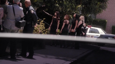 Pretty_Little_Liars_S06E11_Of_Late_I_Think_of_Rosewood_720p_WEB-DL_DD5_1_H_264-NTb_2526.jpg