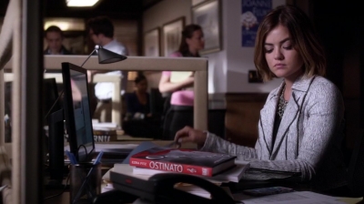 Pretty_Little_Liars_S06E12_Charlotte_s_Web_720p_WEB-DL_DD5_1_H_264-NTb_0779.jpg