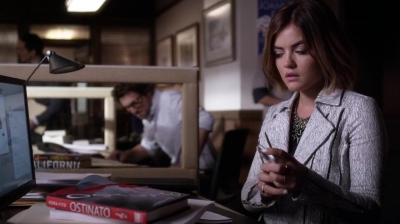 Pretty_Little_Liars_S06E12_Charlotte_s_Web_720p_WEB-DL_DD5_1_H_264-NTb_0785.jpg