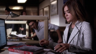 Pretty_Little_Liars_S06E12_Charlotte_s_Web_720p_WEB-DL_DD5_1_H_264-NTb_0786.jpg