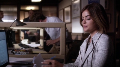 Pretty_Little_Liars_S06E12_Charlotte_s_Web_720p_WEB-DL_DD5_1_H_264-NTb_0794.jpg
