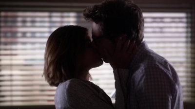 Pretty_Little_Liars_S06E12_Charlotte_s_Web_720p_WEB-DL_DD5_1_H_264-NTb_0805.jpg