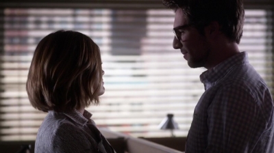 Pretty_Little_Liars_S06E12_Charlotte_s_Web_720p_WEB-DL_DD5_1_H_264-NTb_0810.jpg