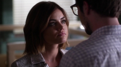 Pretty_Little_Liars_S06E12_Charlotte_s_Web_720p_WEB-DL_DD5_1_H_264-NTb_0822.jpg