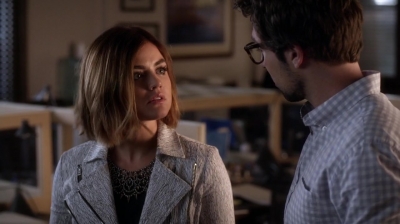 Pretty_Little_Liars_S06E12_Charlotte_s_Web_720p_WEB-DL_DD5_1_H_264-NTb_1259.jpg
