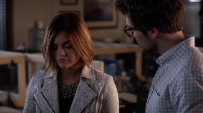 Pretty_Little_Liars_S06E12_Charlotte_s_Web_720p_WEB-DL_DD5_1_H_264-NTb_1264.jpg