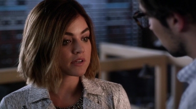Pretty_Little_Liars_S06E12_Charlotte_s_Web_720p_WEB-DL_DD5_1_H_264-NTb_1281.jpg