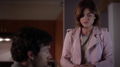 Pretty_Little_Liars_S06E12_Charlotte_s_Web_720p_WEB-DL_DD5_1_H_264-NTb_1771.jpg