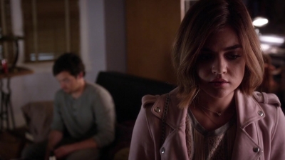Pretty_Little_Liars_S06E12_Charlotte_s_Web_720p_WEB-DL_DD5_1_H_264-NTb_1777.jpg