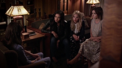 Pretty_Little_Liars_S06E12_Charlotte_s_Web_720p_WEB-DL_DD5_1_H_264-NTb_2160.jpg