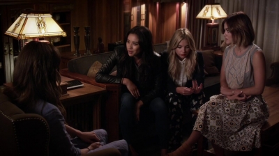 Pretty_Little_Liars_S06E12_Charlotte_s_Web_720p_WEB-DL_DD5_1_H_264-NTb_2175.jpg