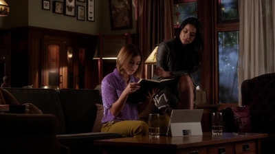 Pretty_Little_Liars_S06E13_The_Gloves_Are_On_720p_WEB-DL_DD5_1_H_264-NTb_0960.jpg