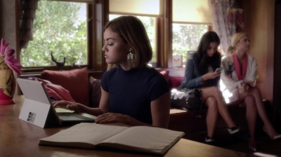 Pretty_Little_Liars_S06E13_The_Gloves_Are_On_720p_WEB-DL_DD5_1_H_264-NTb_1350.jpg