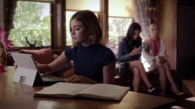 Pretty_Little_Liars_S06E13_The_Gloves_Are_On_720p_WEB-DL_DD5_1_H_264-NTb_1351.jpg
