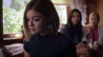Pretty_Little_Liars_S06E13_The_Gloves_Are_On_720p_WEB-DL_DD5_1_H_264-NTb_1400.jpg