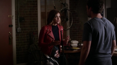 Pretty_Little_Liars_S06E13_The_Gloves_Are_On_720p_WEB-DL_DD5_1_H_264-NTb_1863.jpg