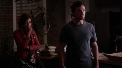 Pretty_Little_Liars_S06E13_The_Gloves_Are_On_720p_WEB-DL_DD5_1_H_264-NTb_1896.jpg