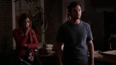 Pretty_Little_Liars_S06E13_The_Gloves_Are_On_720p_WEB-DL_DD5_1_H_264-NTb_1900.jpg