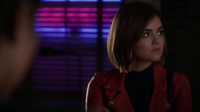 Pretty_Little_Liars_S06E13_The_Gloves_Are_On_720p_WEB-DL_DD5_1_H_264-NTb_1933.jpg