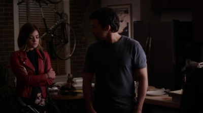 Pretty_Little_Liars_S06E13_The_Gloves_Are_On_720p_WEB-DL_DD5_1_H_264-NTb_1955.jpg