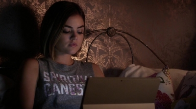 Pretty_Little_Liars_S06E13_The_Gloves_Are_On_720p_WEB-DL_DD5_1_H_264-NTb_2488.jpg