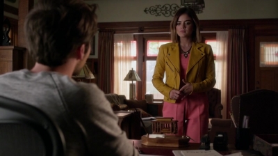 Pretty_Little_Liars_S06E16_Where_Somebody_Waits_for_Me_720p_WEB-DL_DD5_1_H_264-NTb_1187.jpg