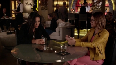 Pretty_Little_Liars_S06E16_Where_Somebody_Waits_for_Me_720p_WEB-DL_DD5_1_H_264-NTb_2173.jpg