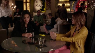 Pretty_Little_Liars_S06E16_Where_Somebody_Waits_for_Me_720p_WEB-DL_DD5_1_H_264-NTb_2181.jpg