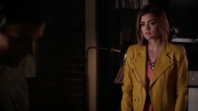 Pretty_Little_Liars_S06E16_Where_Somebody_Waits_for_Me_720p_WEB-DL_DD5_1_H_264-NTb_2433.jpg