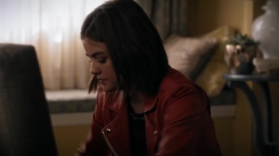Pretty_Little_Liars_S07E03_WEB-DL_720p_DUAL_WWW_COMANDOTORRENTS_COM_1013.jpg