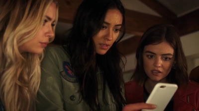 Pretty_Little_Liars_S07E03_WEB-DL_720p_DUAL_WWW_COMANDOTORRENTS_COM_2187.jpg