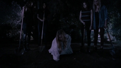 Pretty_Little_Liars_S07E04_WEB-DL_720p_DUAL_WWW_COMANDOTORRENTS_COM_0199.jpg