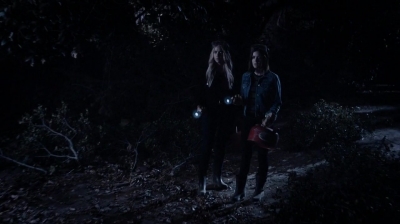 Pretty_Little_Liars_S07E04_WEB-DL_720p_DUAL_WWW_COMANDOTORRENTS_COM_1255.jpg