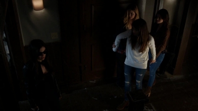 Pretty_Little_Liars_S07E10_WEB-DL_720p_DUAL_WWW_COMANDOTORRENTS_COM_2034.jpg