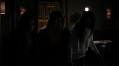 Pretty_Little_Liars_S07E10_WEB-DL_720p_DUAL_WWW_COMANDOTORRENTS_COM_2091.jpg