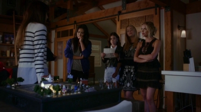 Pretty_Little_Liars_S07E11_WEB-DL_720p_DUAL_WWW_COMANDOTORRENTS_COM_2314.jpg