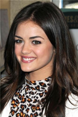SigningCopiesSeventeen2011-19.jpg