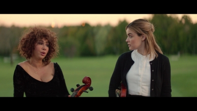 a_nice_girl_like_you_2020_1080p_web_h264-huzzah_0950.jpg